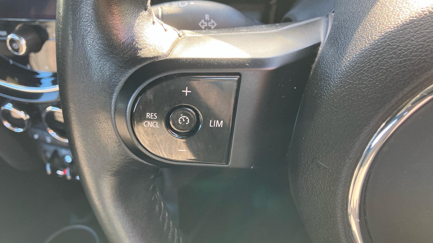 Used MINI Convertible 2022 for sale - 76675421: Photo 17