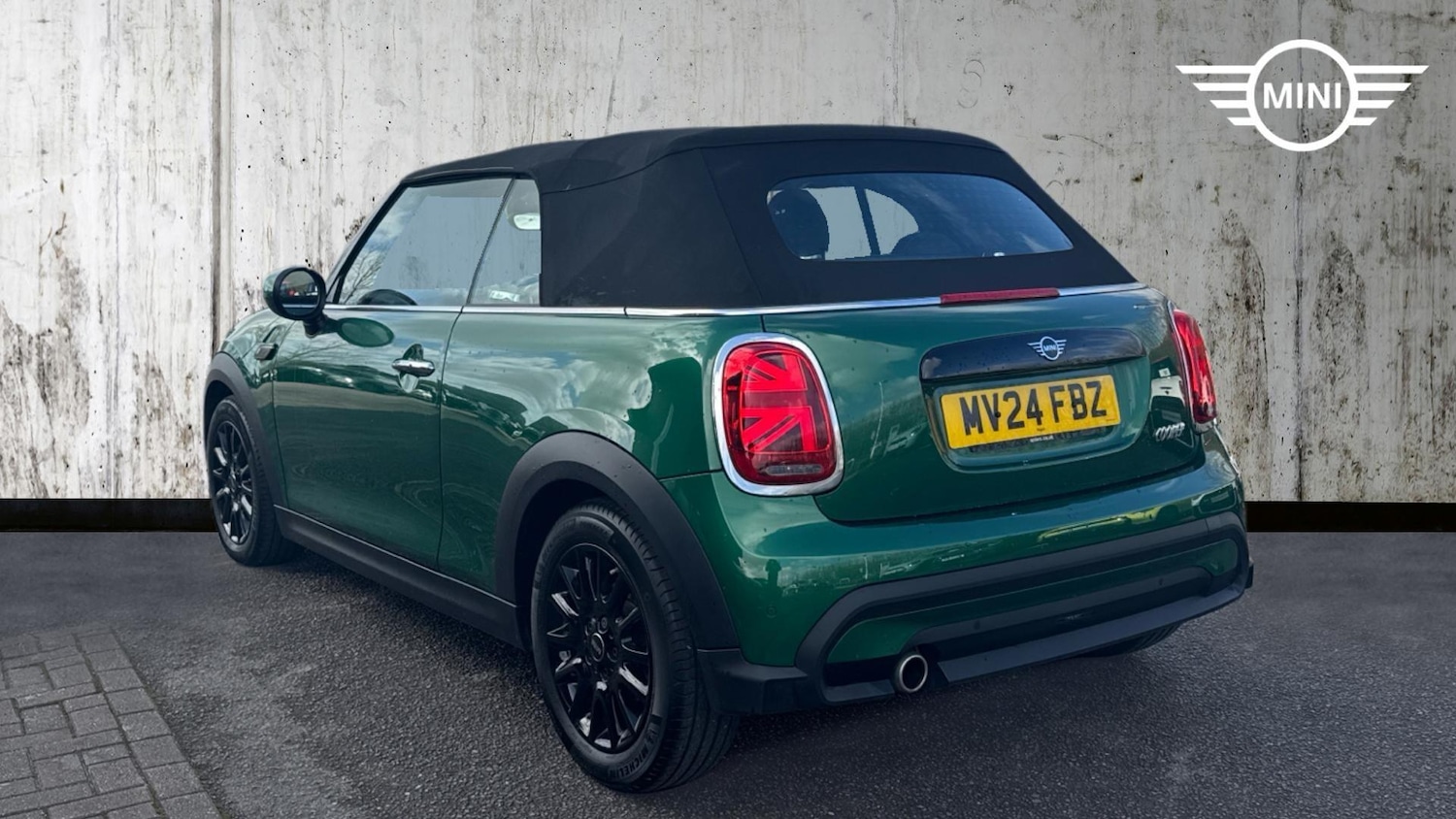 Used MINI Convertible 2024 for sale - 78169258: Photo 2