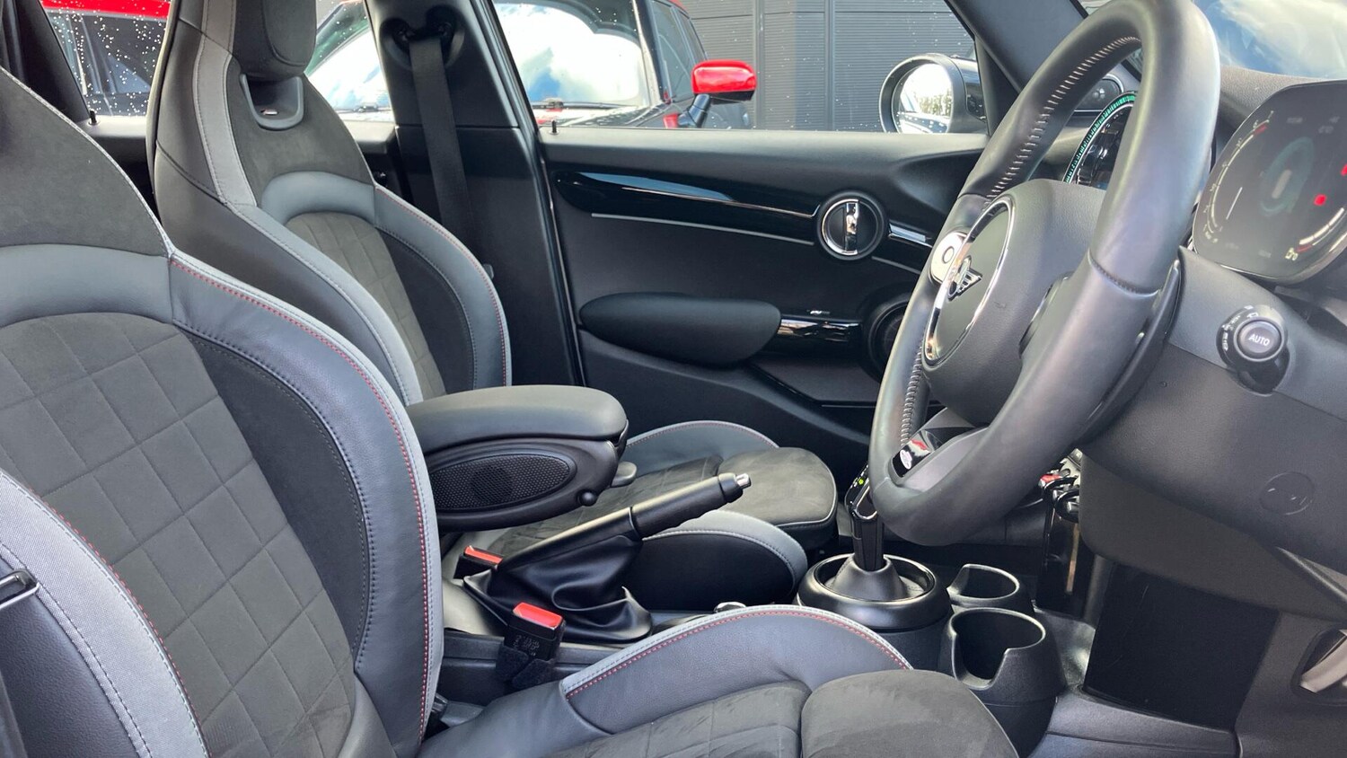 Used MINI Hatch 2023 for sale - 77573008: Photo 11