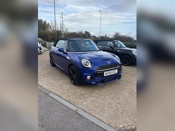 Used MINI Convertible 2018 for sale - 76673671: Photo