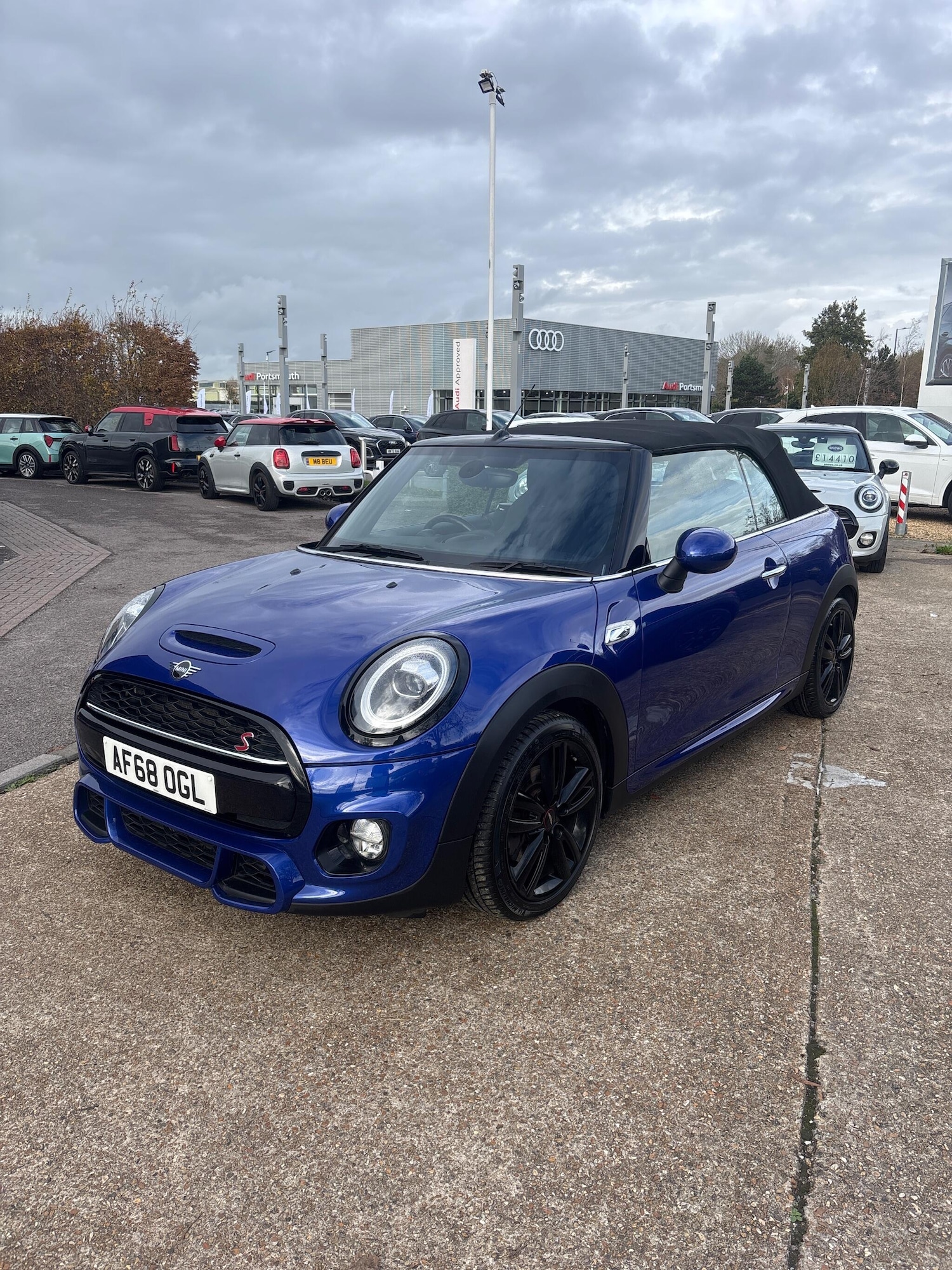 Used MINI Convertible 2018 for sale - 76673671: Photo 3