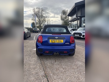 Used MINI Convertible 2018 for sale - 76673671: Photo