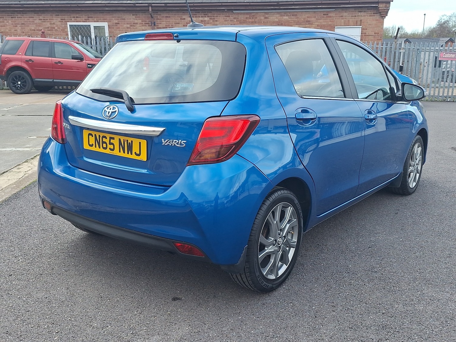 Used Toyota Yaris 2015 for sale - 76643478: Photo 13