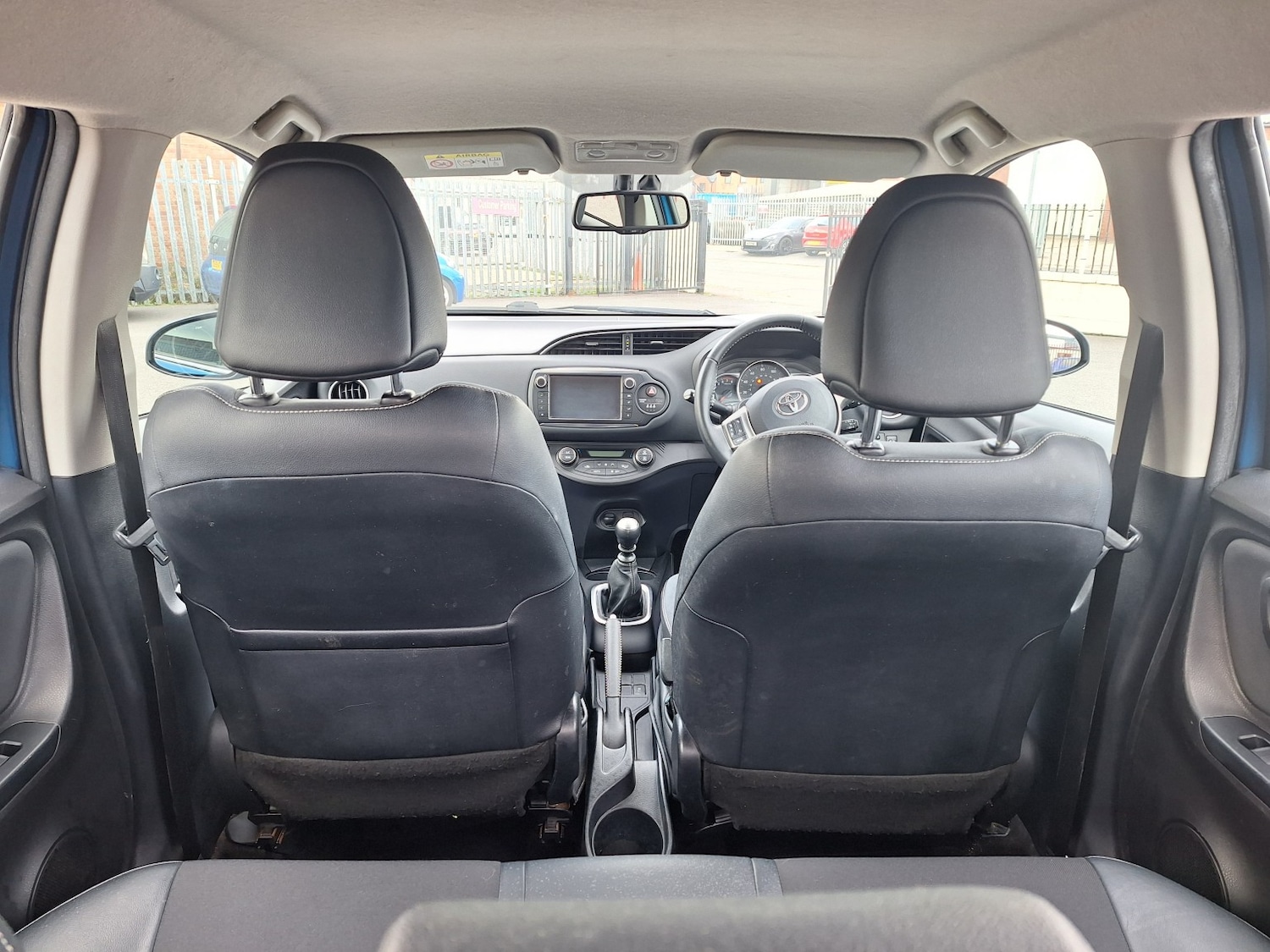 Used Toyota Yaris 2015 for sale - 76643478: Photo 15