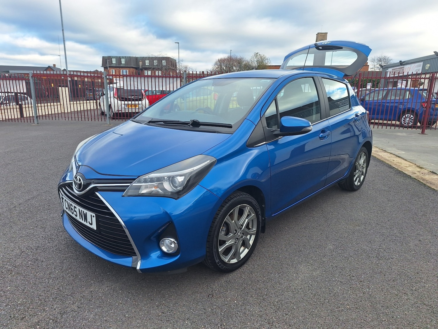 Used Toyota Yaris 2015 for sale - 76643478: Photo 19