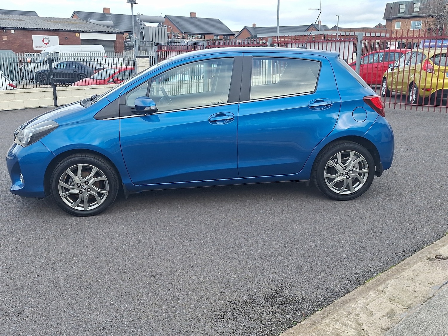 Used Toyota Yaris 2015 for sale - 76643478: Photo 28