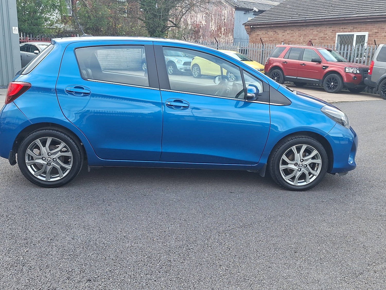 Used Toyota Yaris 2015 for sale - 76643478: Photo 34