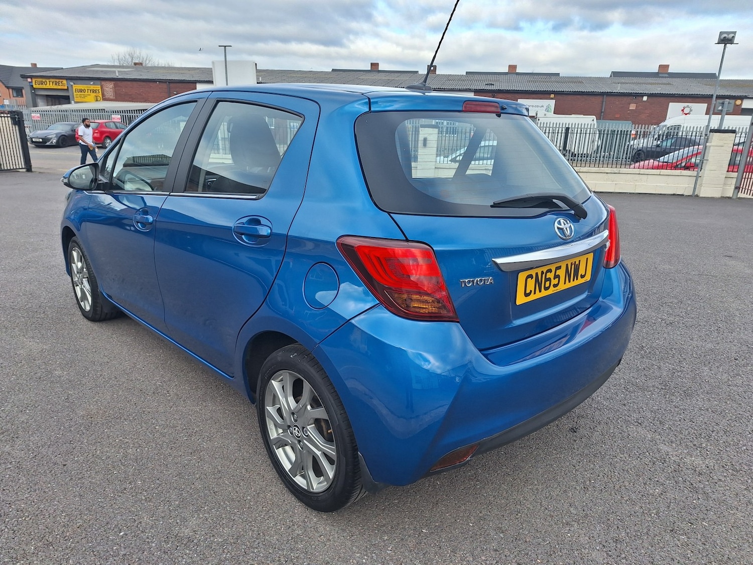 Used Toyota Yaris 2015 for sale - 76643478: Photo 43