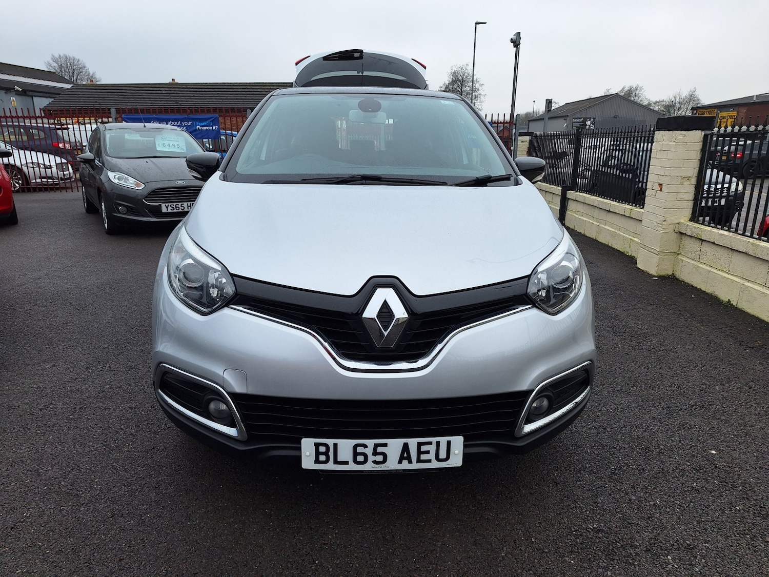 Used Renault Captur 2016 for sale - 77342633: Photo 2