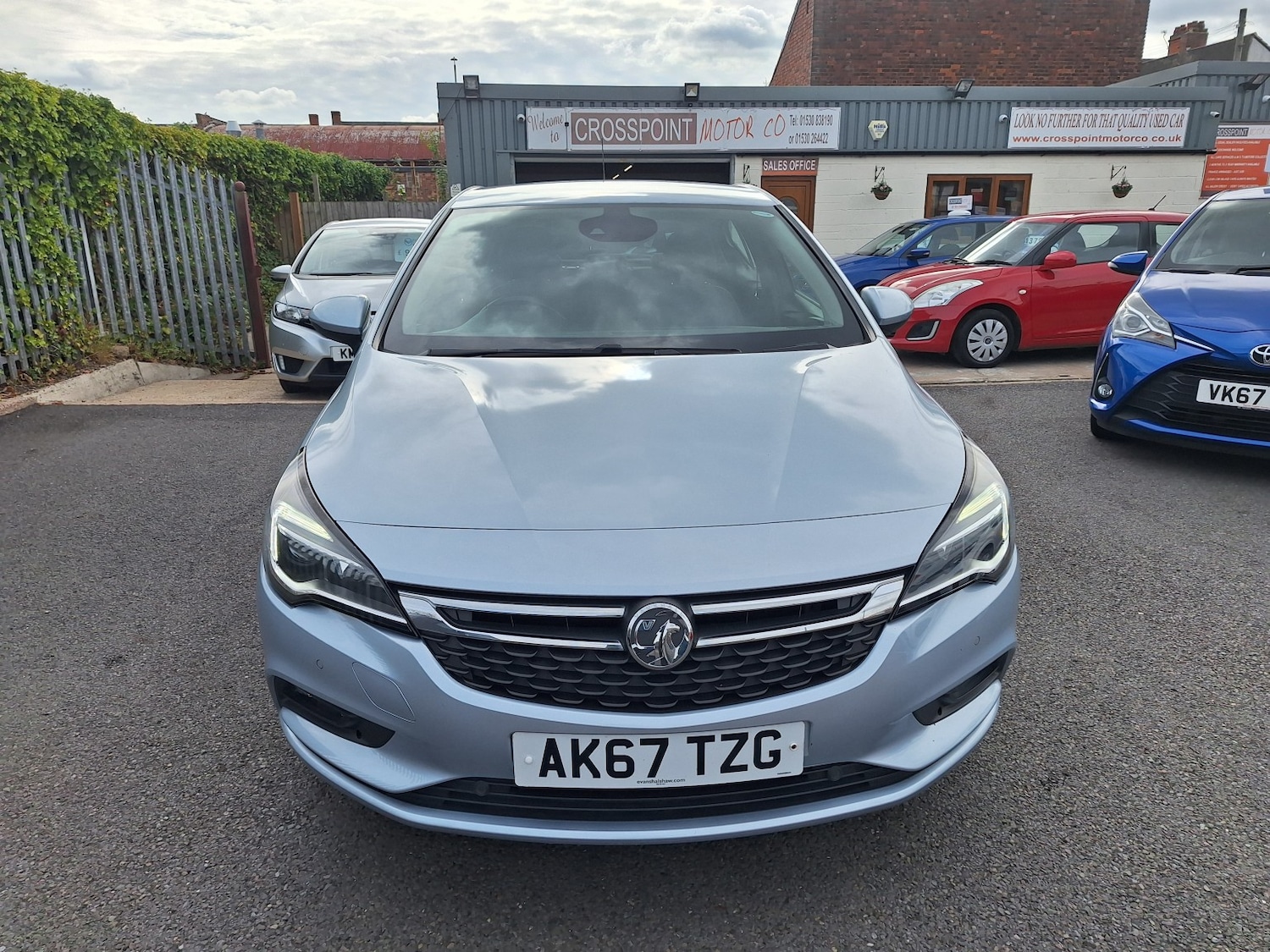 Used Vauxhall Astra 2017 for sale - 76579903: Photo 2