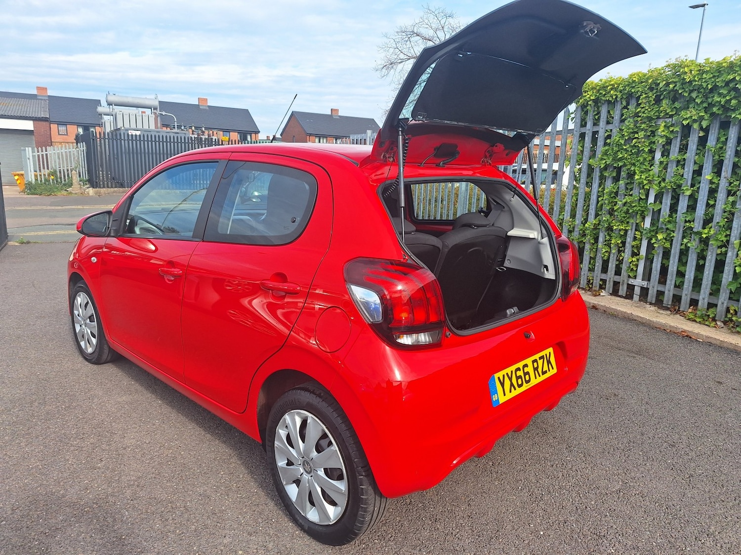 Used Peugeot 108 2016 for sale - 76579902: Photo 18