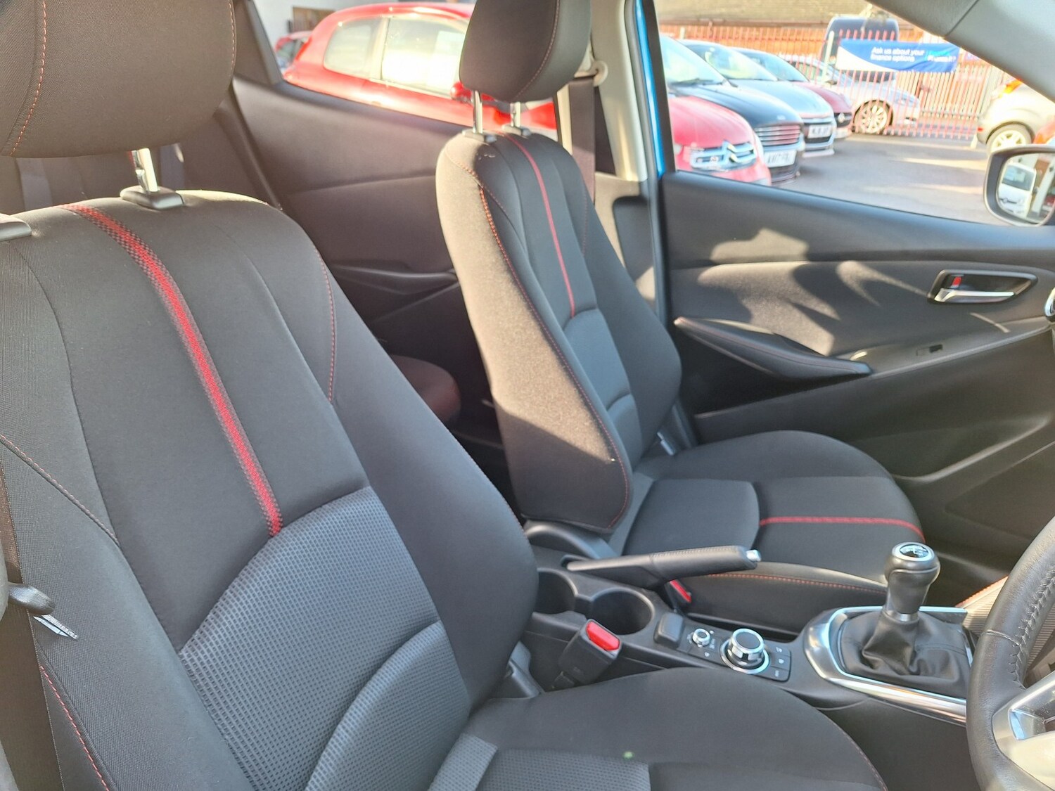 Used Mazda Mazda2 2015 for sale - 77370708: Photo 33