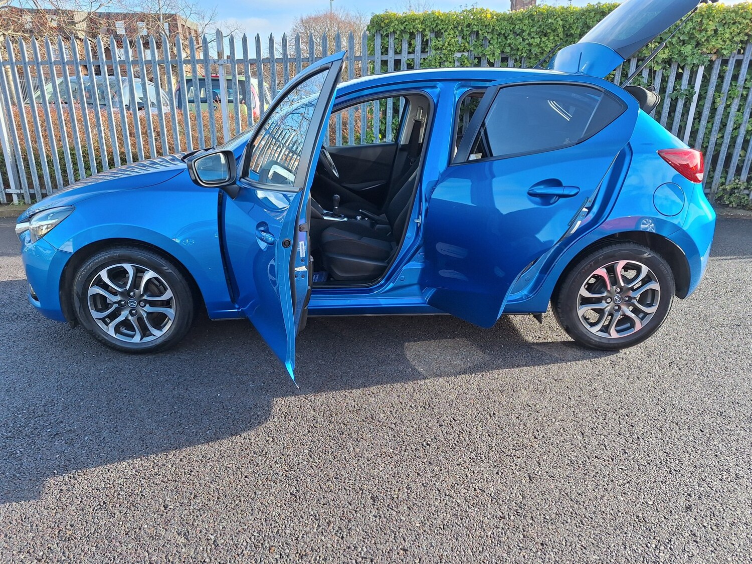 Used Mazda Mazda2 2015 for sale - 77370708: Photo 40