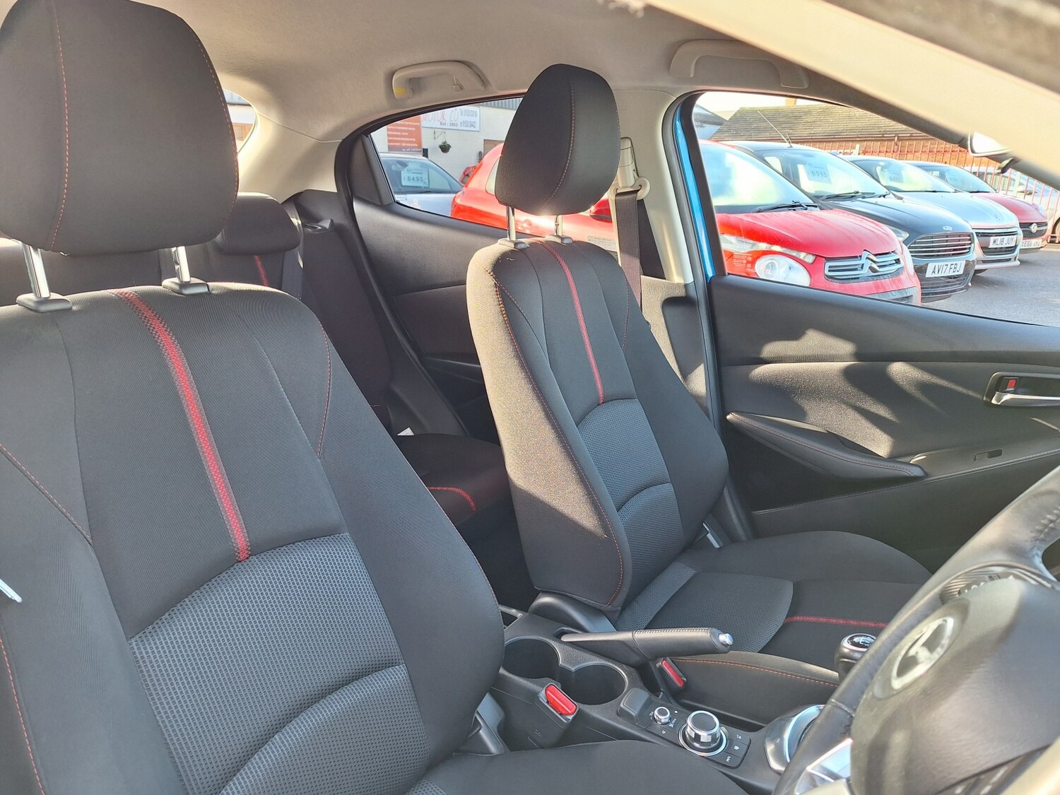 Used Mazda Mazda2 2015 for sale - 77370708: Photo 45