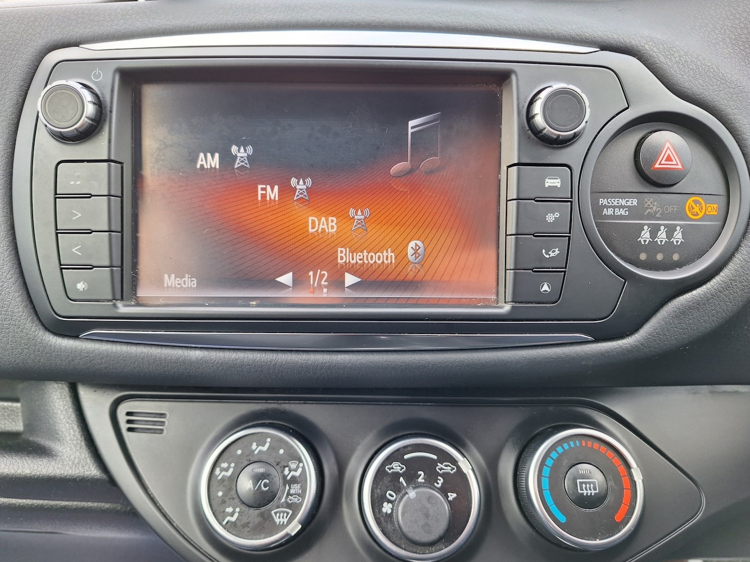 Used Toyota Yaris 2016 for sale - 77465655: Photo 18