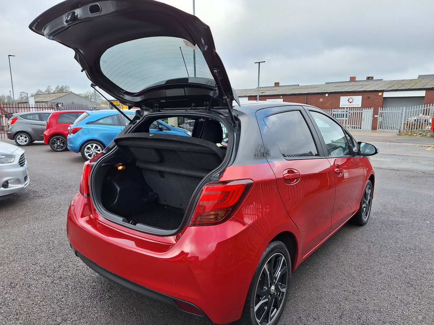 Used Toyota Yaris 2016 for sale - 77465655: Photo 25