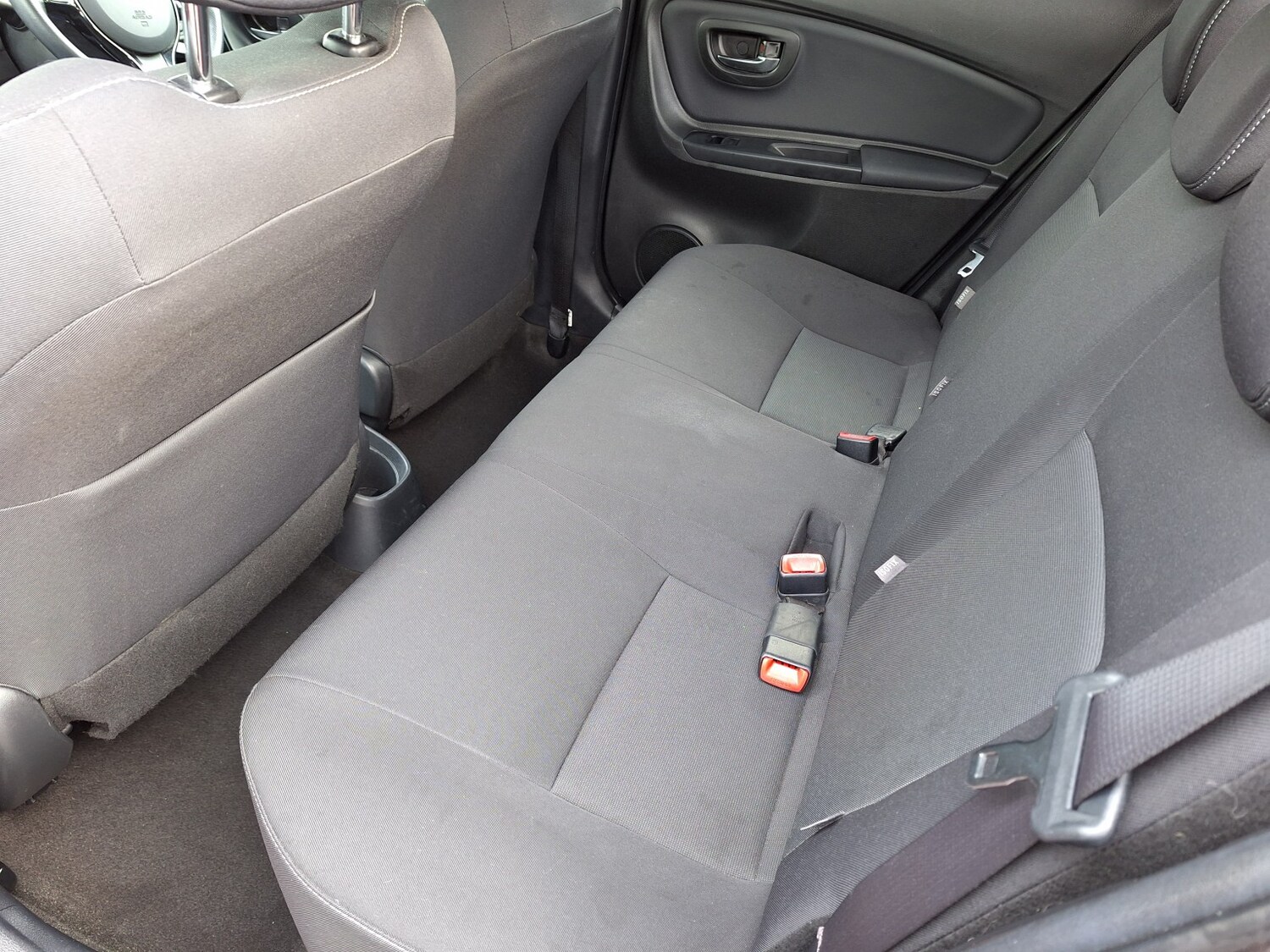 Used Toyota Yaris 2016 for sale - 77465655: Photo 41