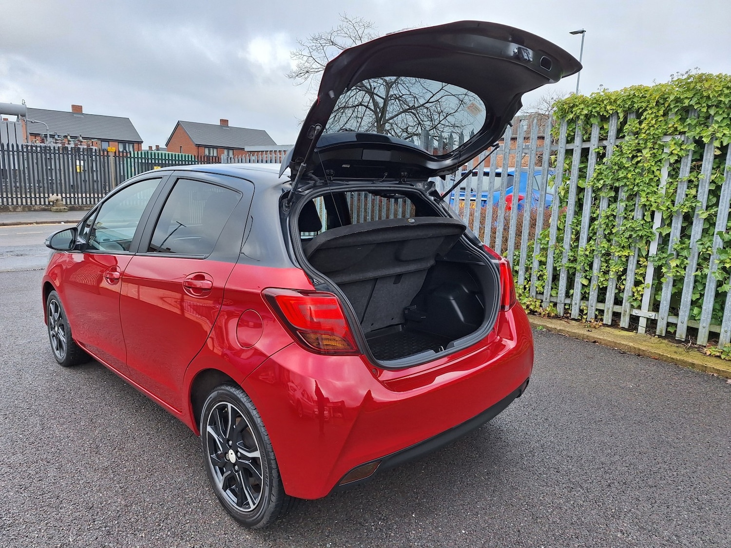 Used Toyota Yaris 2016 for sale - 77465655: Photo 42