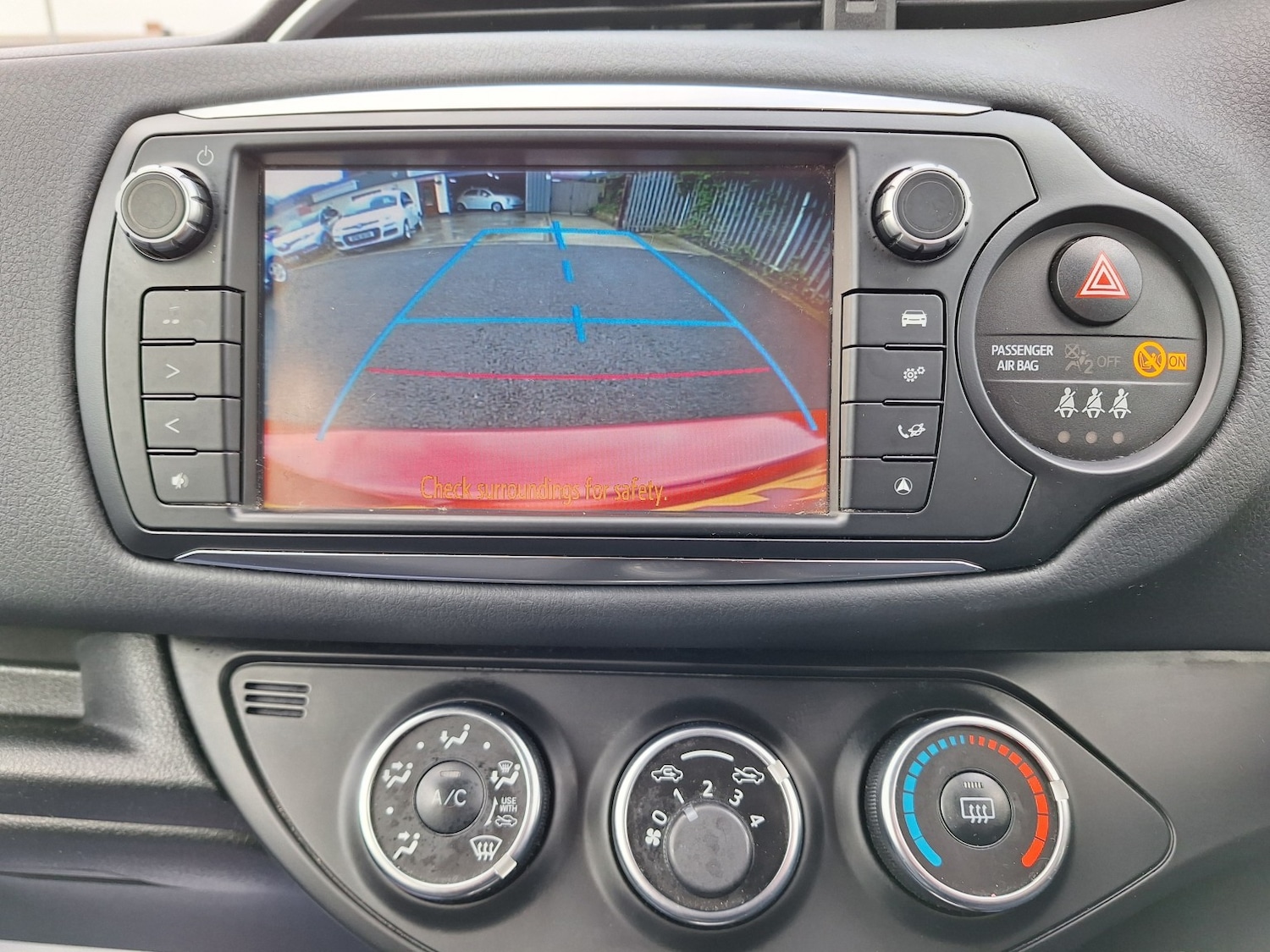 Used Toyota Yaris 2016 for sale - 77465655: Photo 8