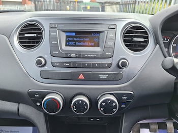 Used Hyundai i10 2019 for sale - 78936553: Photo