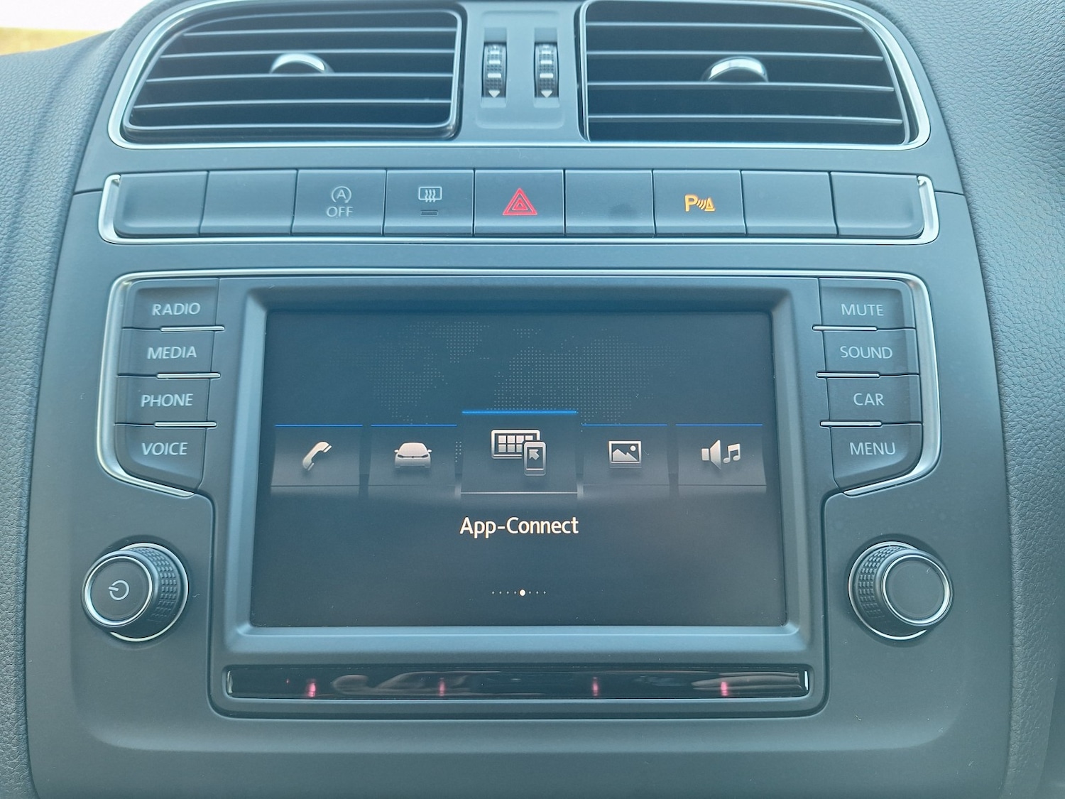 Used Volkswagen Polo 2017 for sale - 77558498: Photo 5