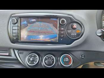 Used Toyota Yaris 2016 for sale - 75215694: Photo