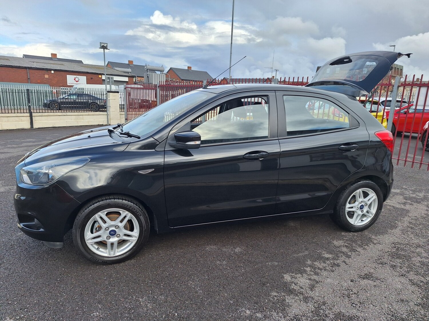 Used Ford Ka+ 2017 for sale - 76334856: Photo 24