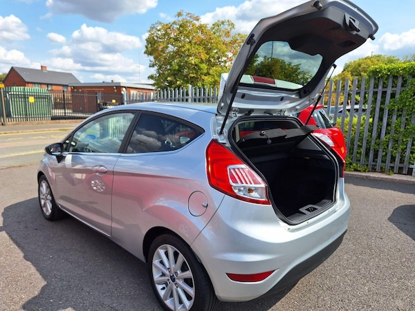Used Ford Fiesta 2015 for sale - 75706090: Photo 24