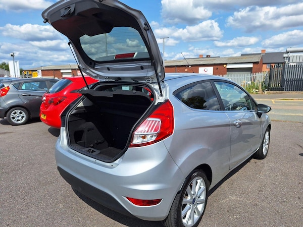 Used Ford Fiesta 2015 for sale - 75706090: Photo 31