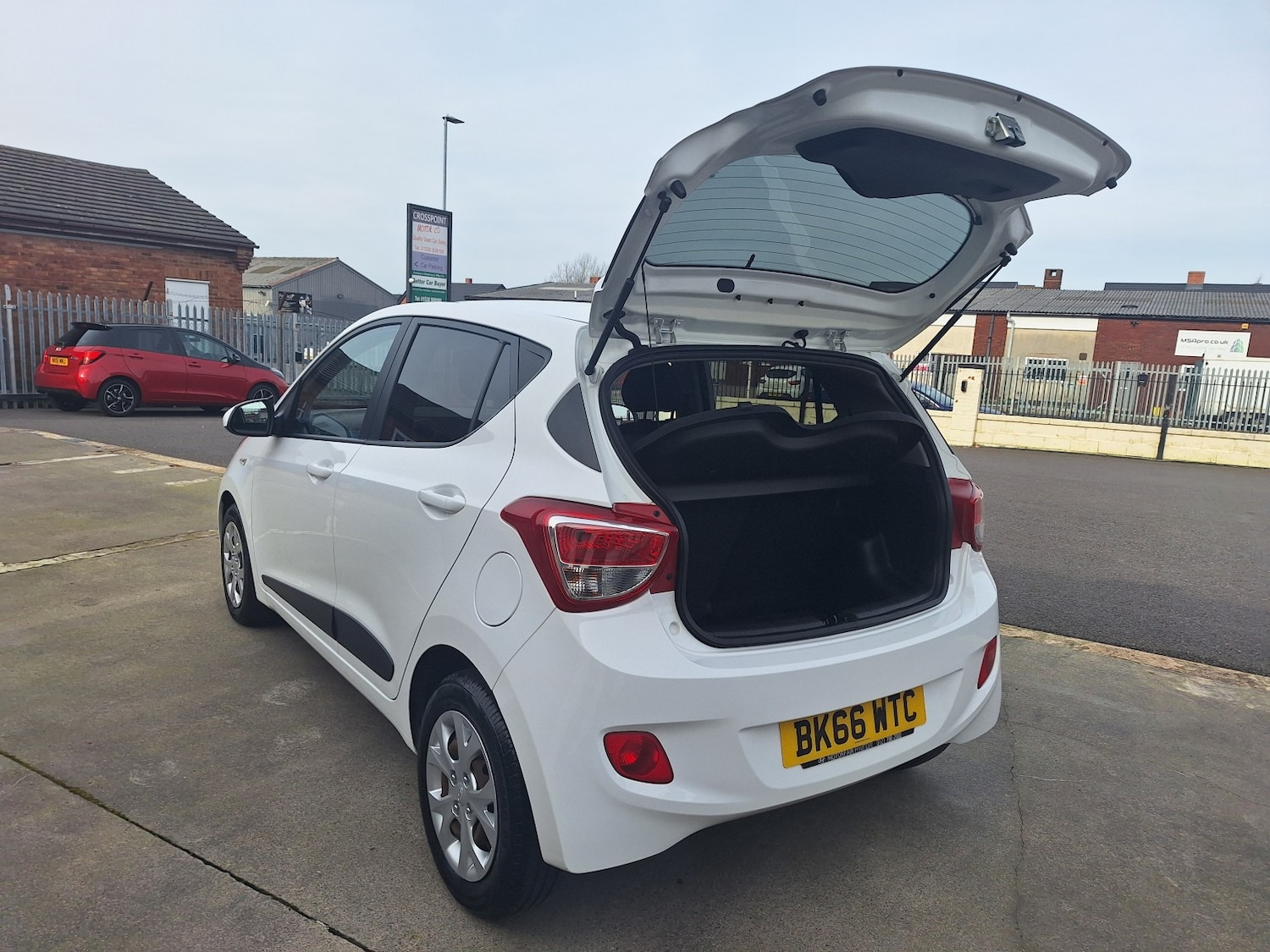 Used Hyundai i10 2016 for sale - 77595356: Photo 17