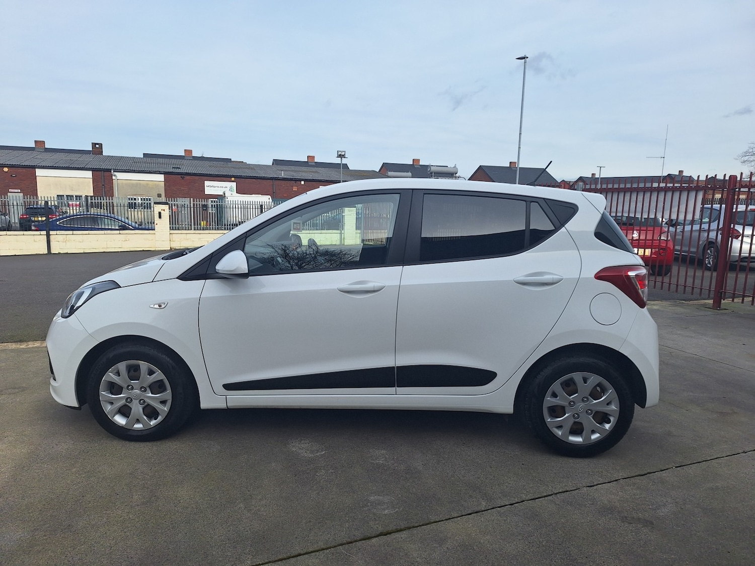 Used Hyundai i10 2016 for sale - 77595356: Photo 18