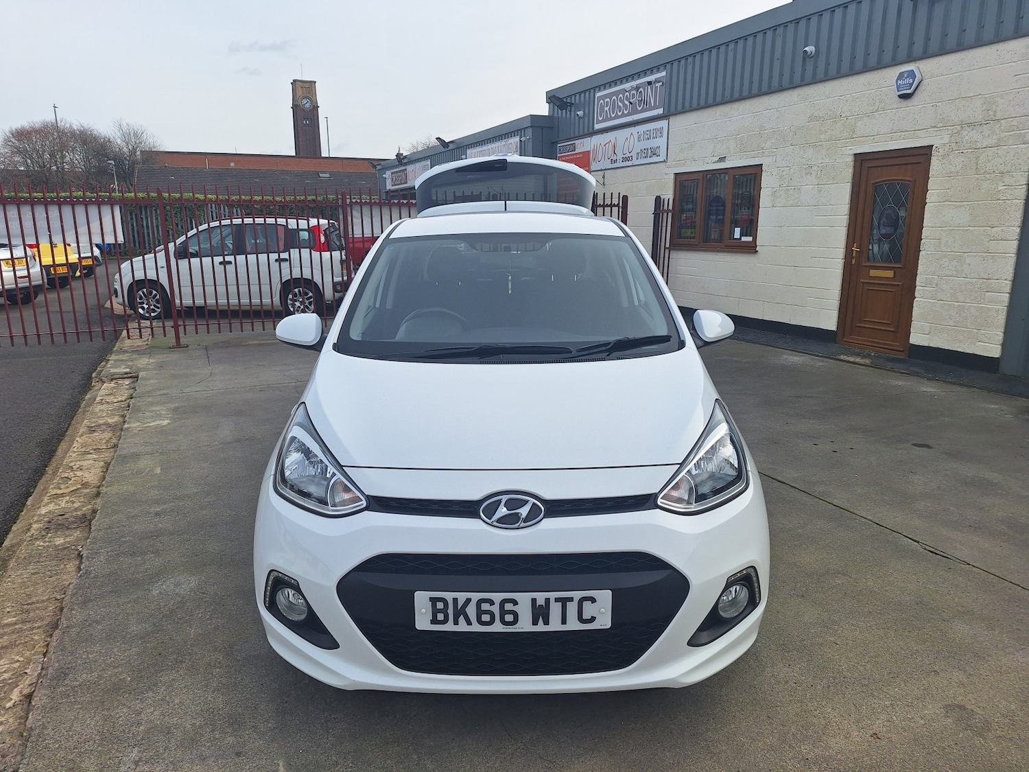 Used Hyundai i10 2016 for sale - 77595356: Photo 2