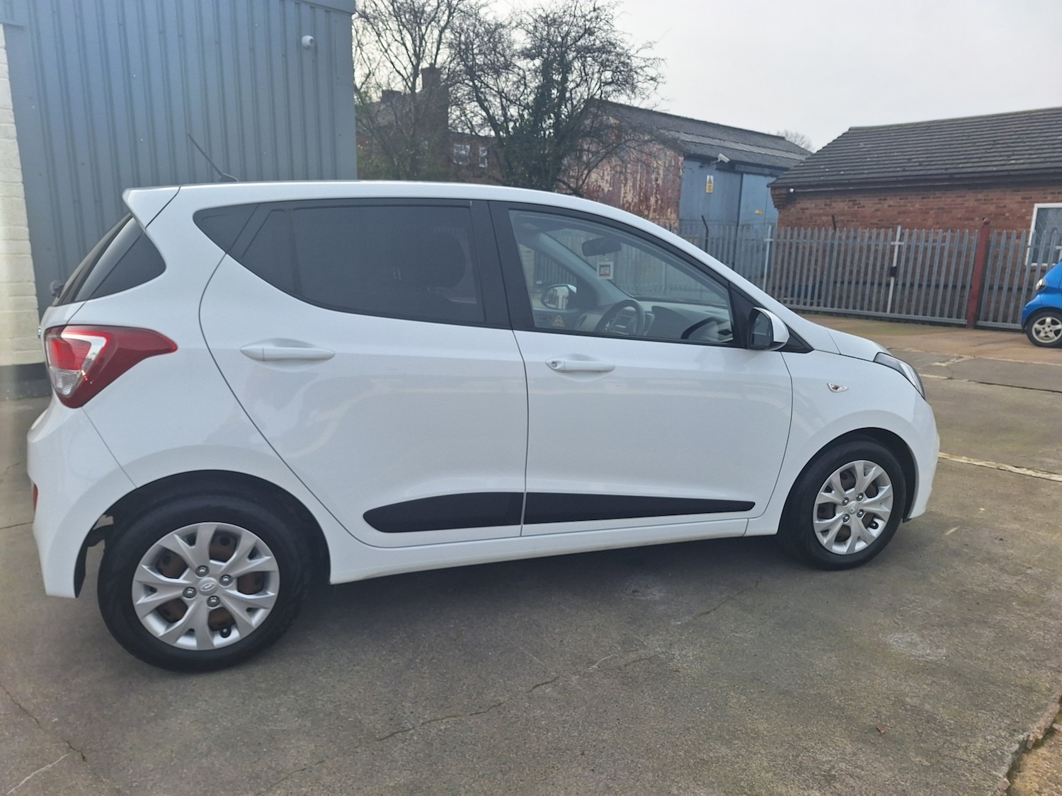 Used Hyundai i10 2016 for sale - 77595356: Photo 25