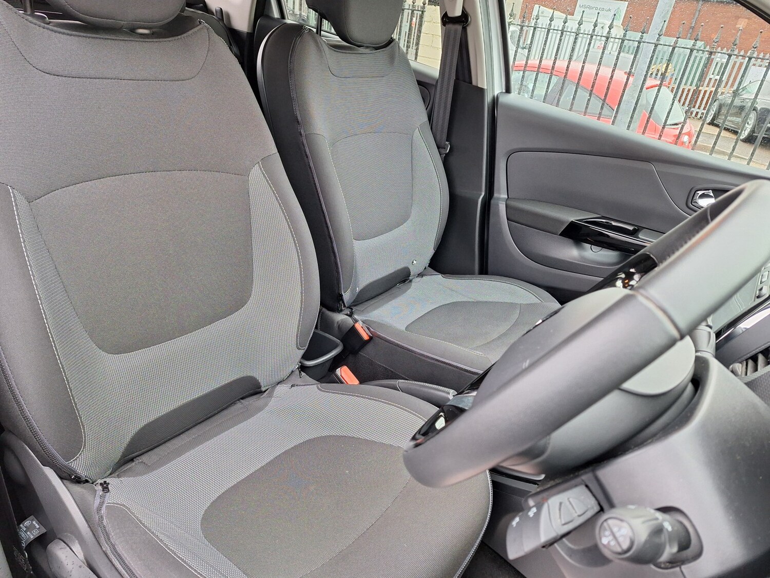 Used Renault Captur 2016 for sale - 77465780: Photo 12