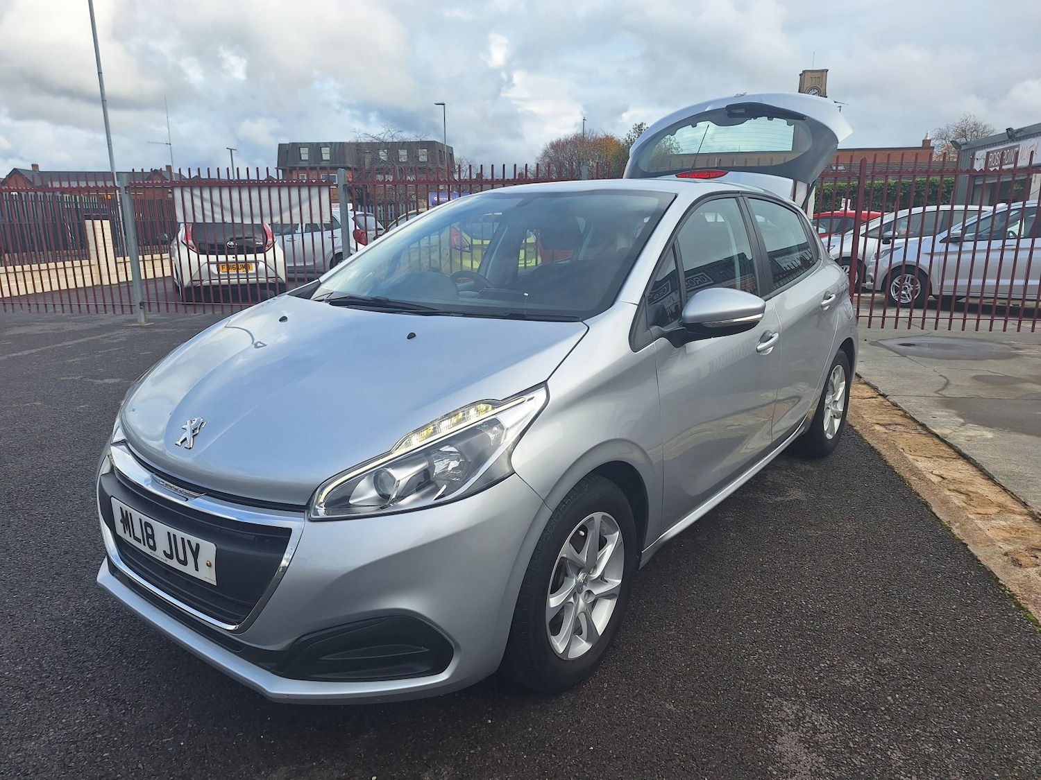 Used Peugeot 208 2018 for sale - 76579894: Photo 3