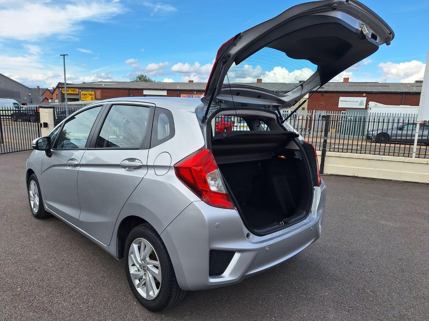 Used Honda Jazz 2017 for sale - 76579901: Photo 19