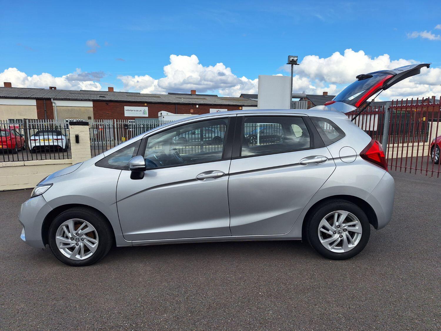 Used Honda Jazz 2017 for sale - 76579901: Photo 25