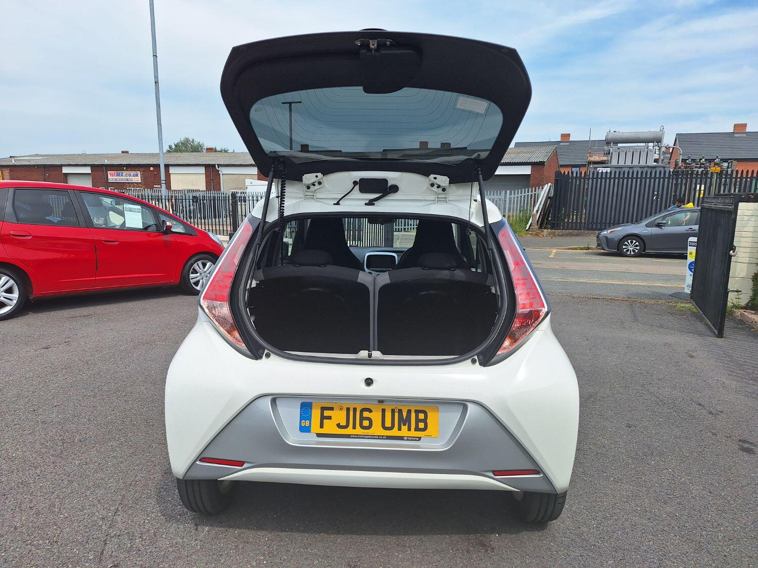 Used Toyota AYGO 2016 for sale - 76579891: Photo 12