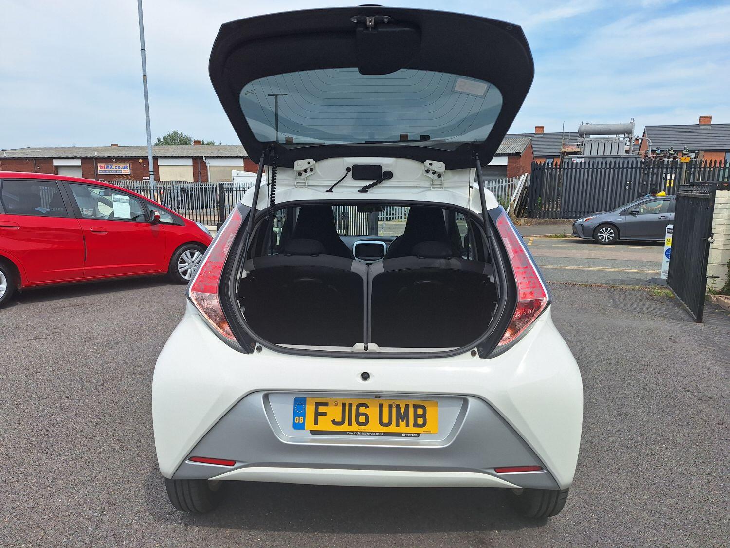 Used Toyota AYGO 2016 for sale - 76579891: Photo 50