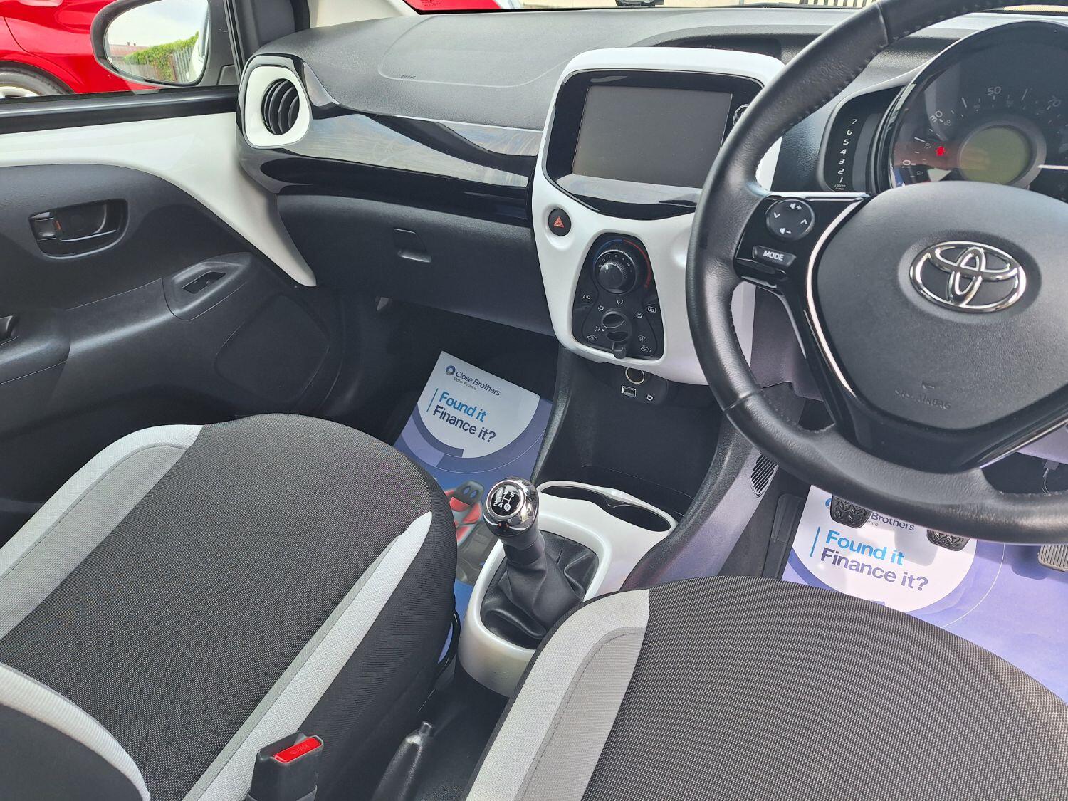 Used Toyota AYGO 2016 for sale - 76579891: Photo 8