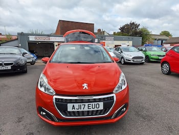 Used Peugeot 208 2017 for sale - 79671421: Photo