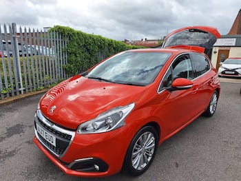Used Peugeot 208 2017 for sale - 79671421: Photo