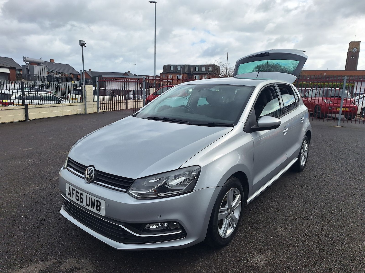 Used Volkswagen Polo 2016 for sale - 78088711: Photo 3