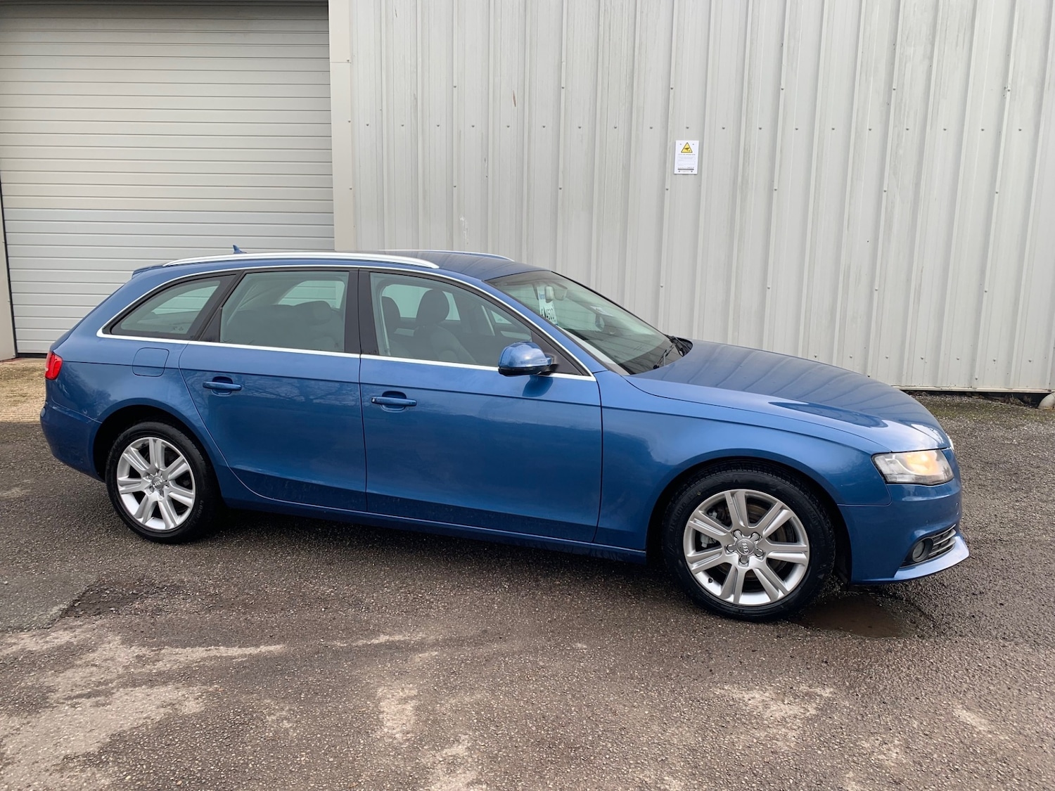 Used Audi A4 2011 for sale - 77196671: Photo 4