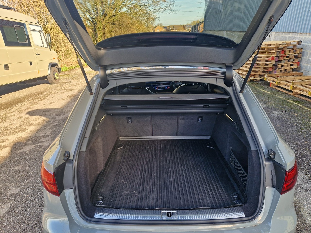 Used Audi A4 2019 for sale - 77715860: Photo 3