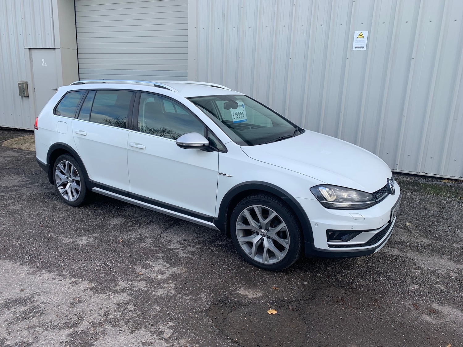 Used Volkswagen Golf 2016 for sale - 76625774: Photo 2