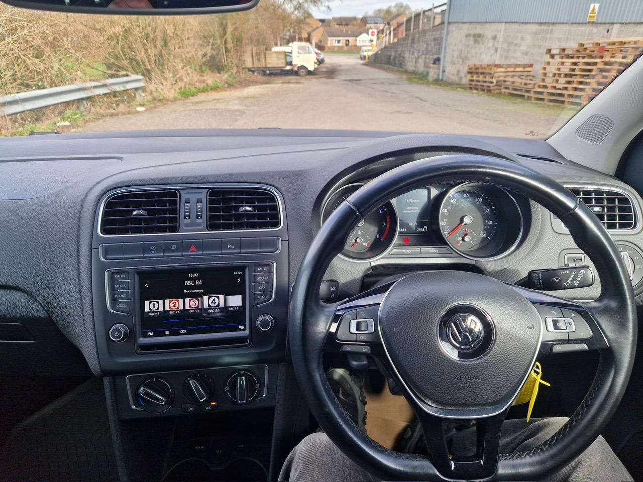 Used Volkswagen Polo 2017 for sale - 77715342: Photo 10