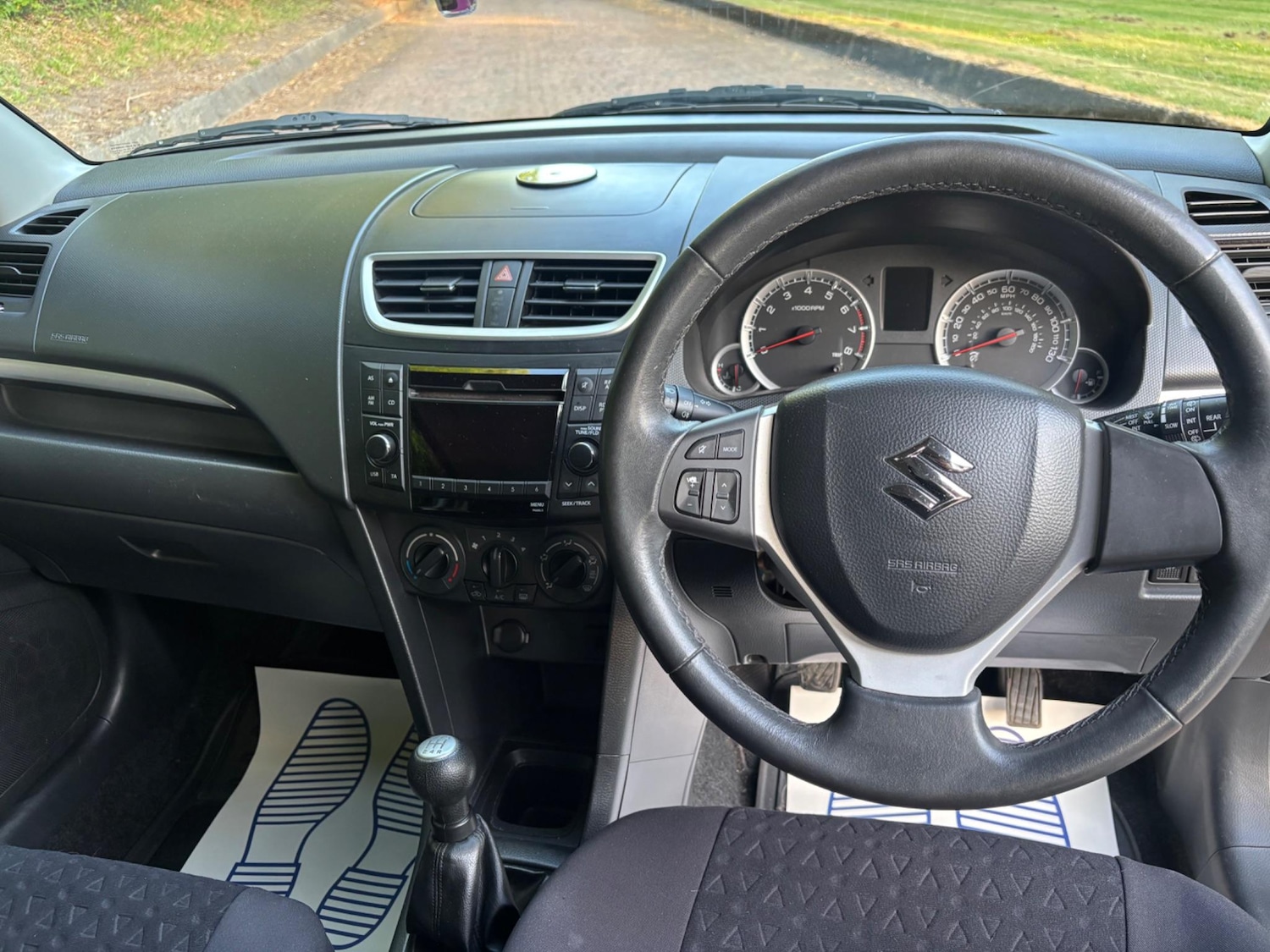 Used Suzuki Swift 2011 for sale - 76584084: Photo 11