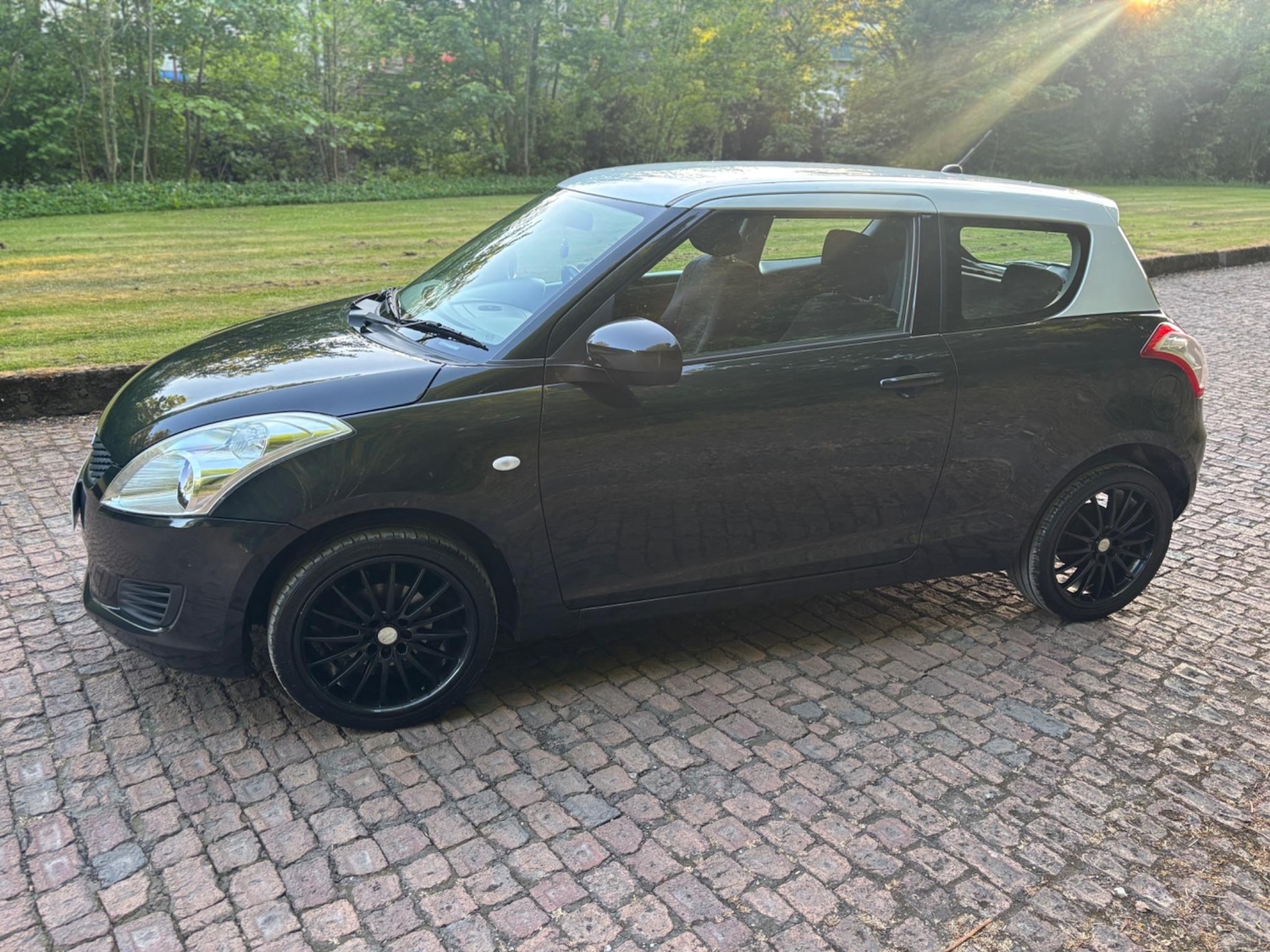 Used Suzuki Swift 2011 for sale - 76584084: Photo 17