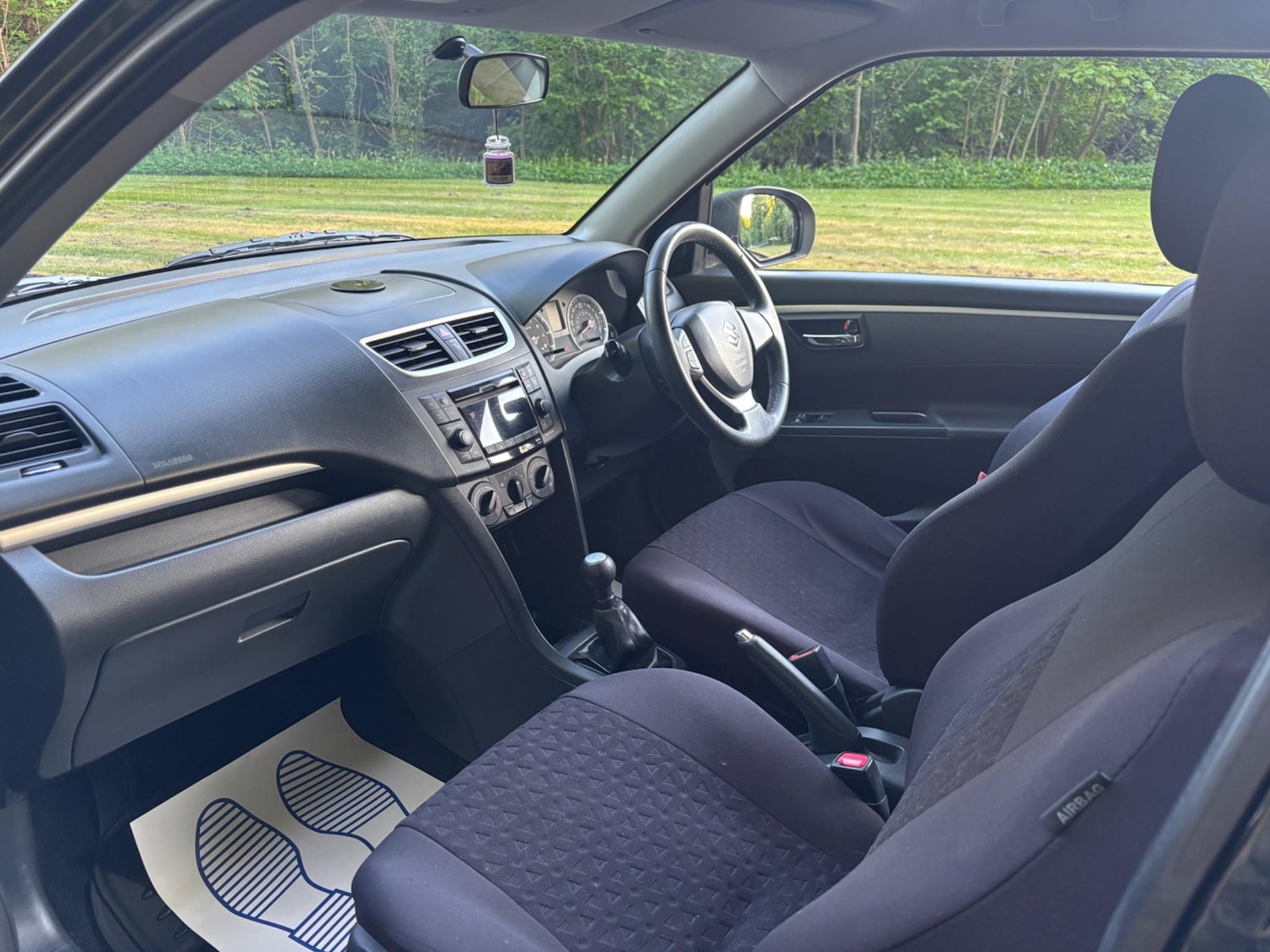 Used Suzuki Swift 2011 for sale - 76584084: Photo 4